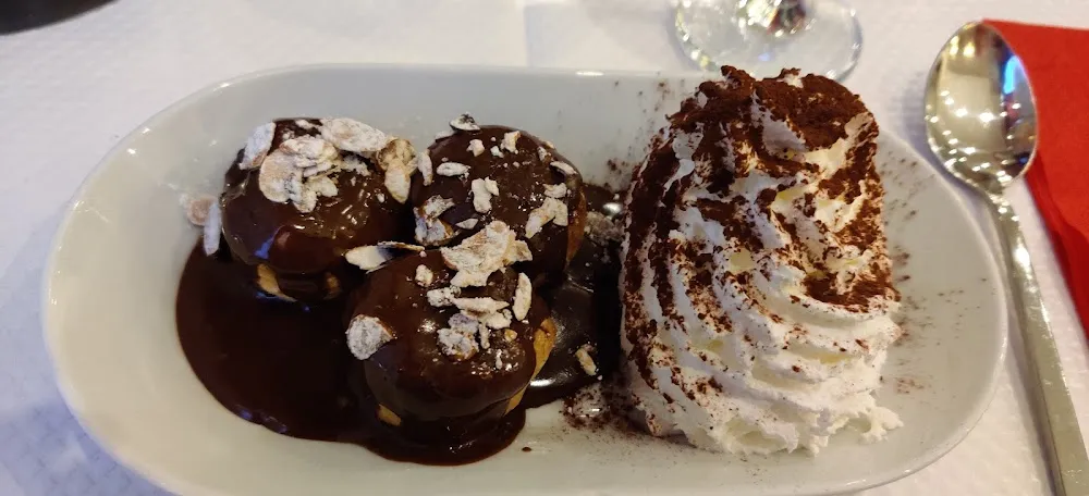 Profiteroles With Chocolate Sauce